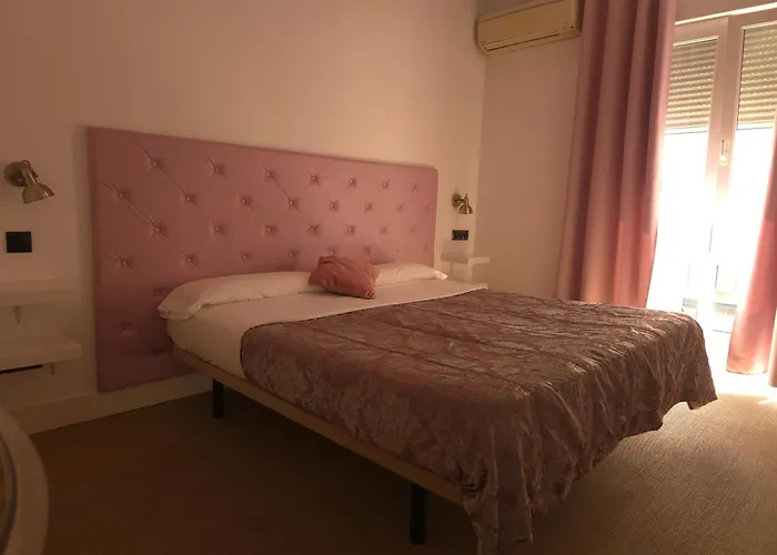 Hostal Santa Ana Colors Madrid